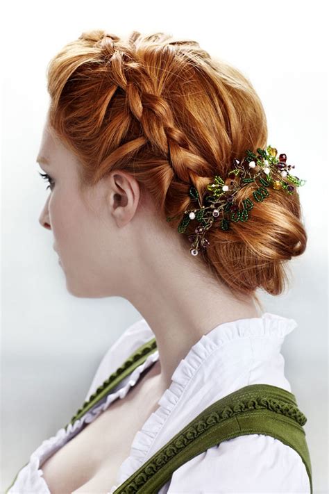 moderne dirndl frisuren kurze haare|dirndl oktoberfest frisuren.